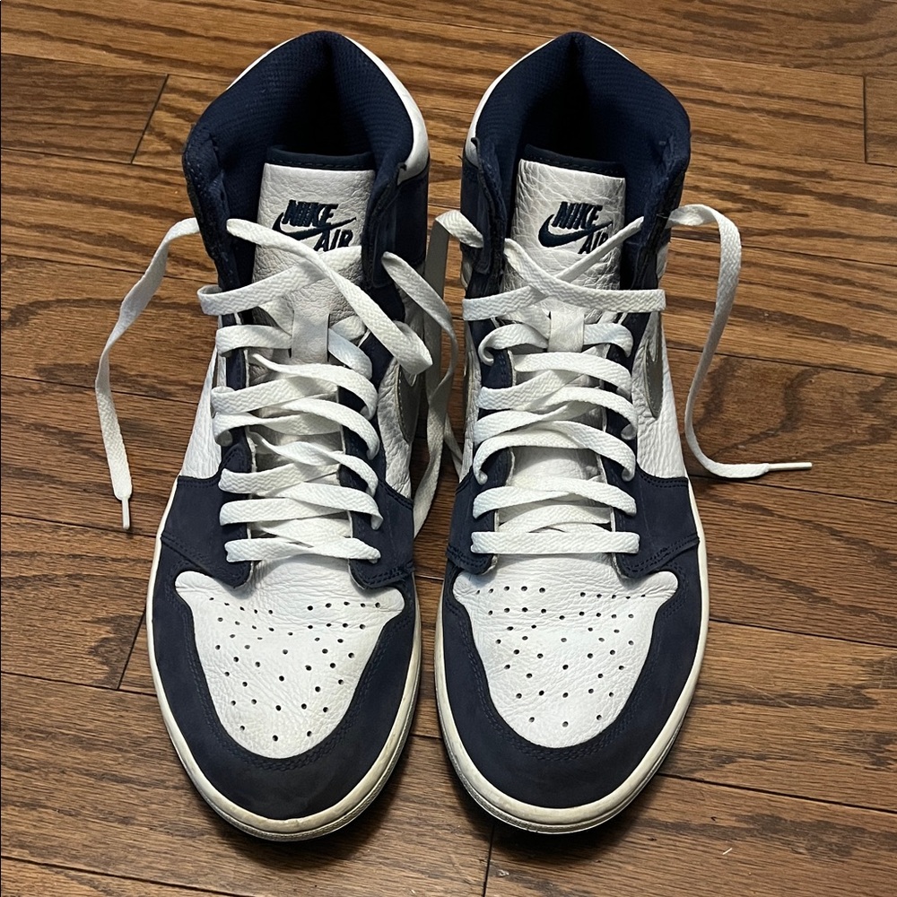 Nike Air Men's White and Navy Sneakers